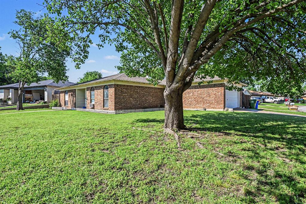 8553 James Court