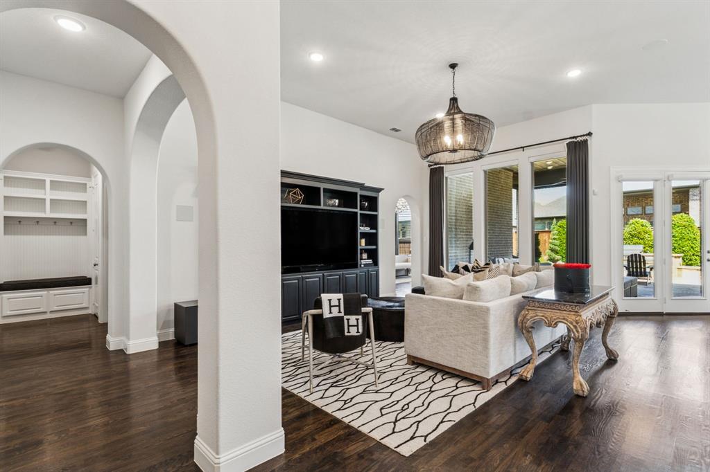 2781 Clarendon Court
