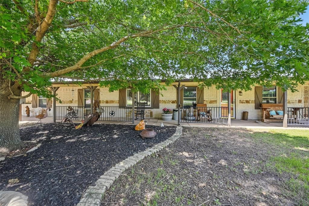 Photo of 2800 E FM 4, Cleburne, TX 76031 (MLS # 21194210)