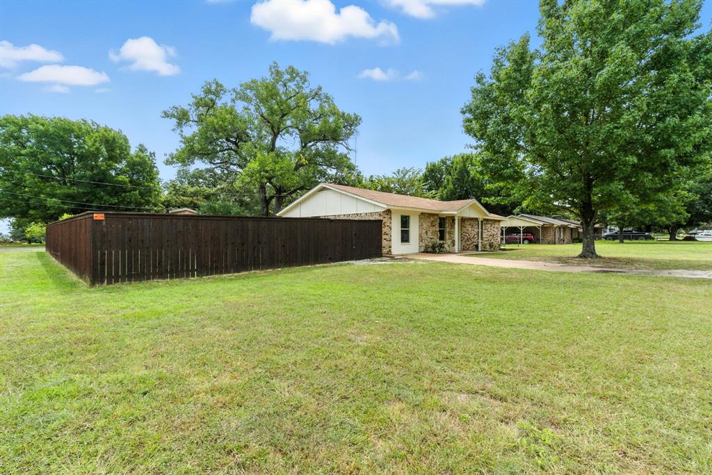 1024 Red Oak Street