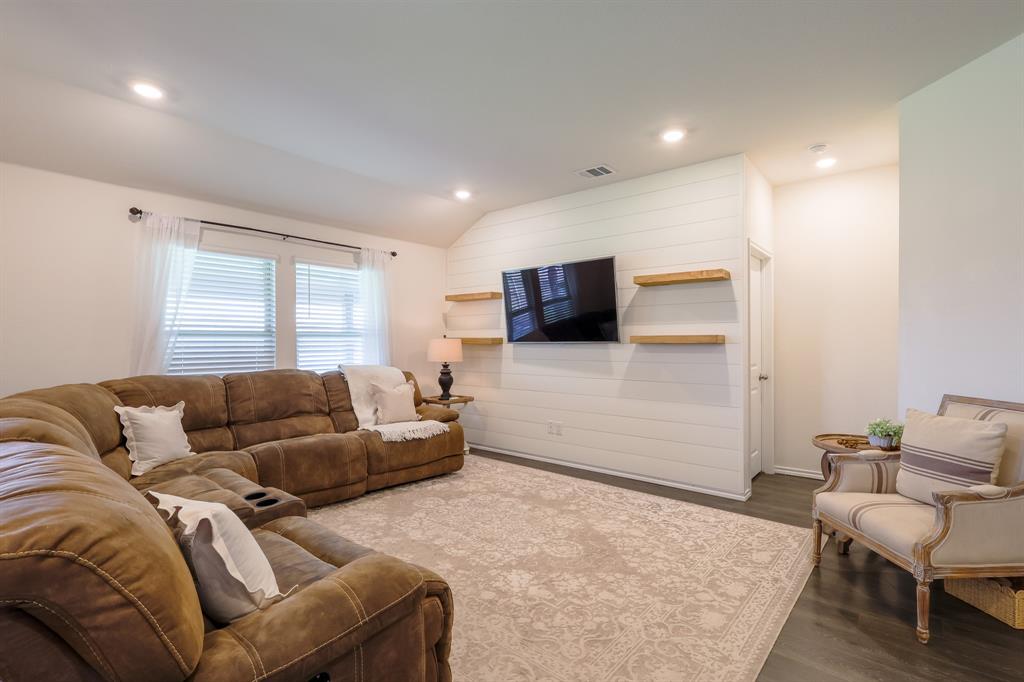 1317 Community Way