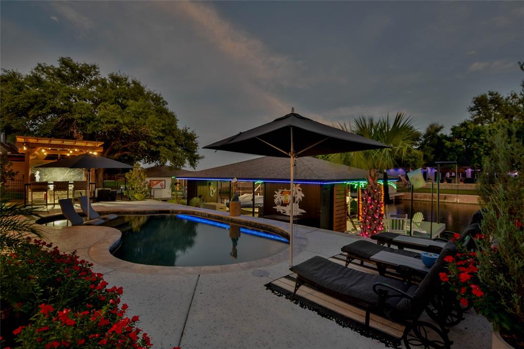 Waters Edge - Residential