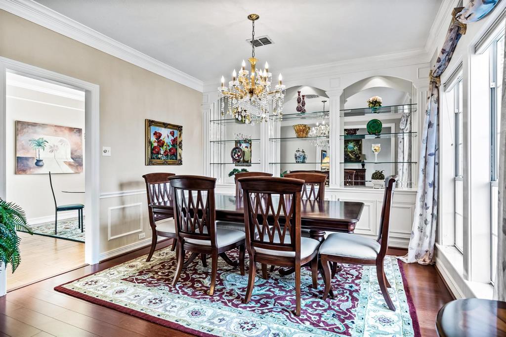 Photo 5 of 39 of 1725 Shumard Oak Lane house