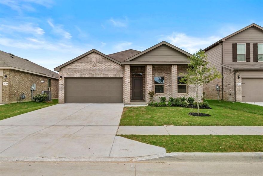 *Seller is willing to assist with closing costs or a rate buy-down through preferred lender with an acceptable offer.
The Starkville is a single story home that offers 4 bedrooms, 2 bathrooms and approx 1,587 sq. ft. of living space. As you enter the long foyer, you'll pass two secondary bedrooms and a spacious secondary bathroom. A short hallway off the foyer leads to the utility room and the fourth secondary bedroom with a walk-in closet. Next you'll enter the kitchen which features stainless steel appliances with gas cooking range, granite countertops, and a corner walk-in pantry. The large kitchen island overlooks the dining & living rooms with plenty of natural lighting. The dining room leads out to the large covered patio. The private main bedroom suite is located off the living room and features a walk-in closet and a large walk-in shower with ceramic tile surround. Additional features include: tankless water heater; Ceramic tile flooring at Entry, Hallways , Kitchen, Living Room, Utility and Bathrooms; and, full yard sod, landscaping and irrigation. The Starkville includes our HOME IS CONNECTED base package. Using one central hub that talks to all the devices in your home, you can control the lights, thermostat and locks, all from your cellular device.