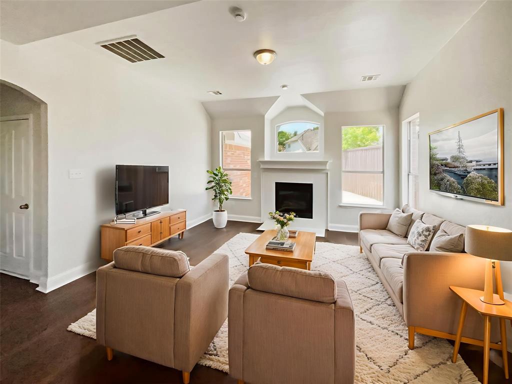 1815 Hollow Creek Court