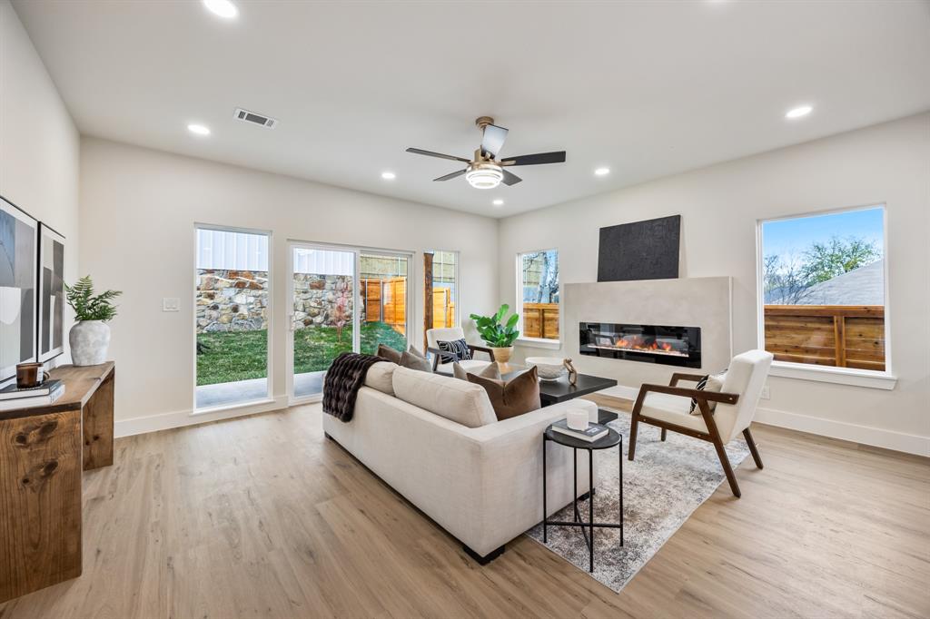 Gilroy Miss Carrie - Residential