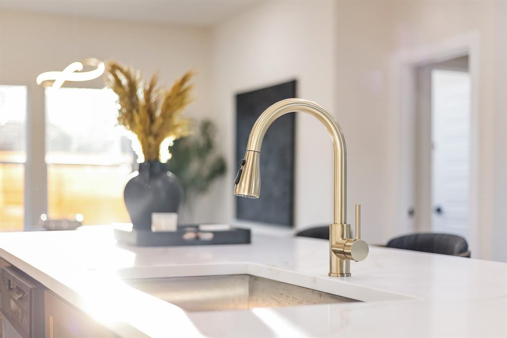 Gilroy Miss Carrie - Residential