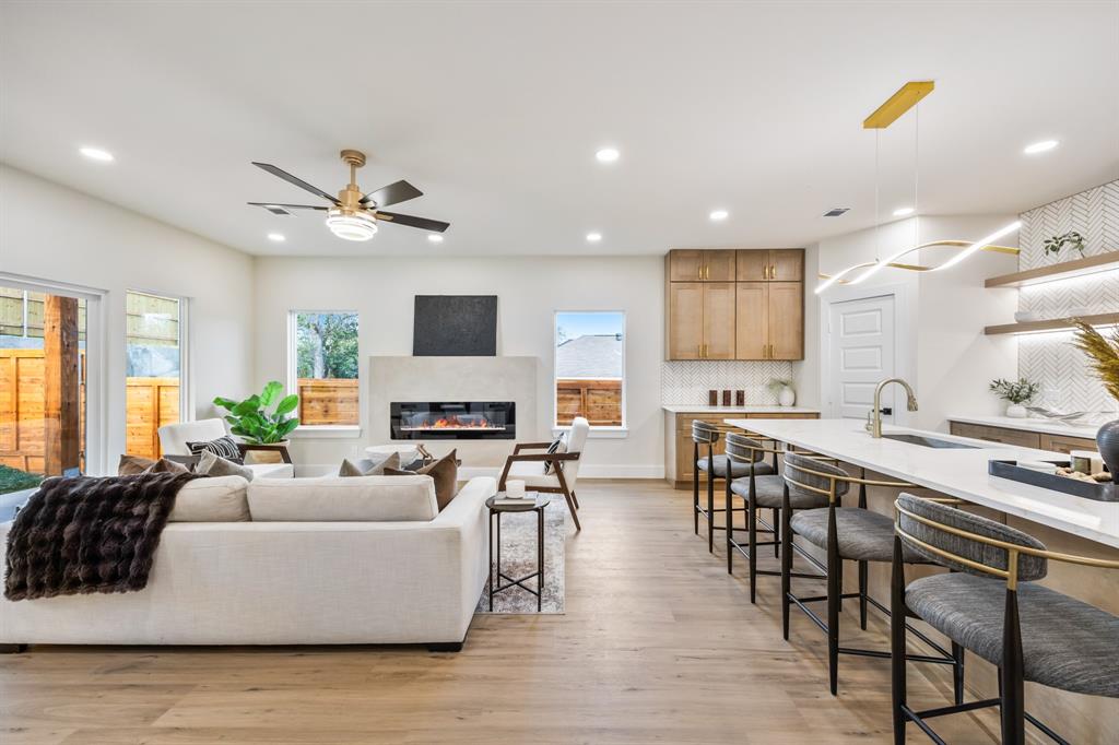 Gilroy Miss Carrie - Residential