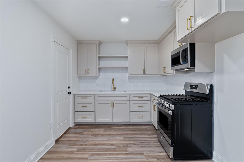 Swan Lake - Residential