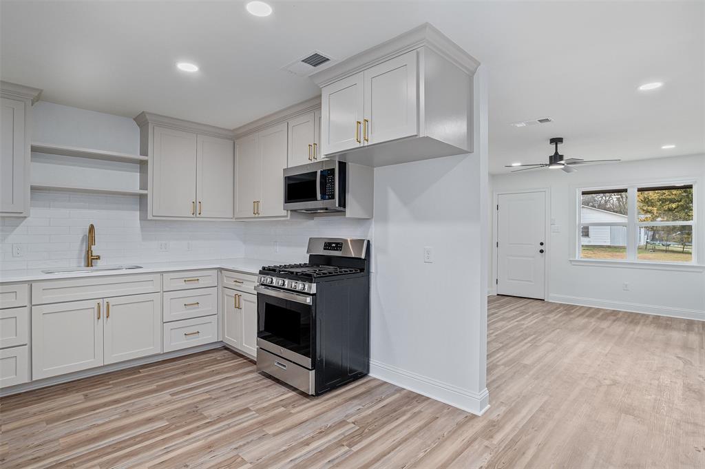 Swan Lake - Residential