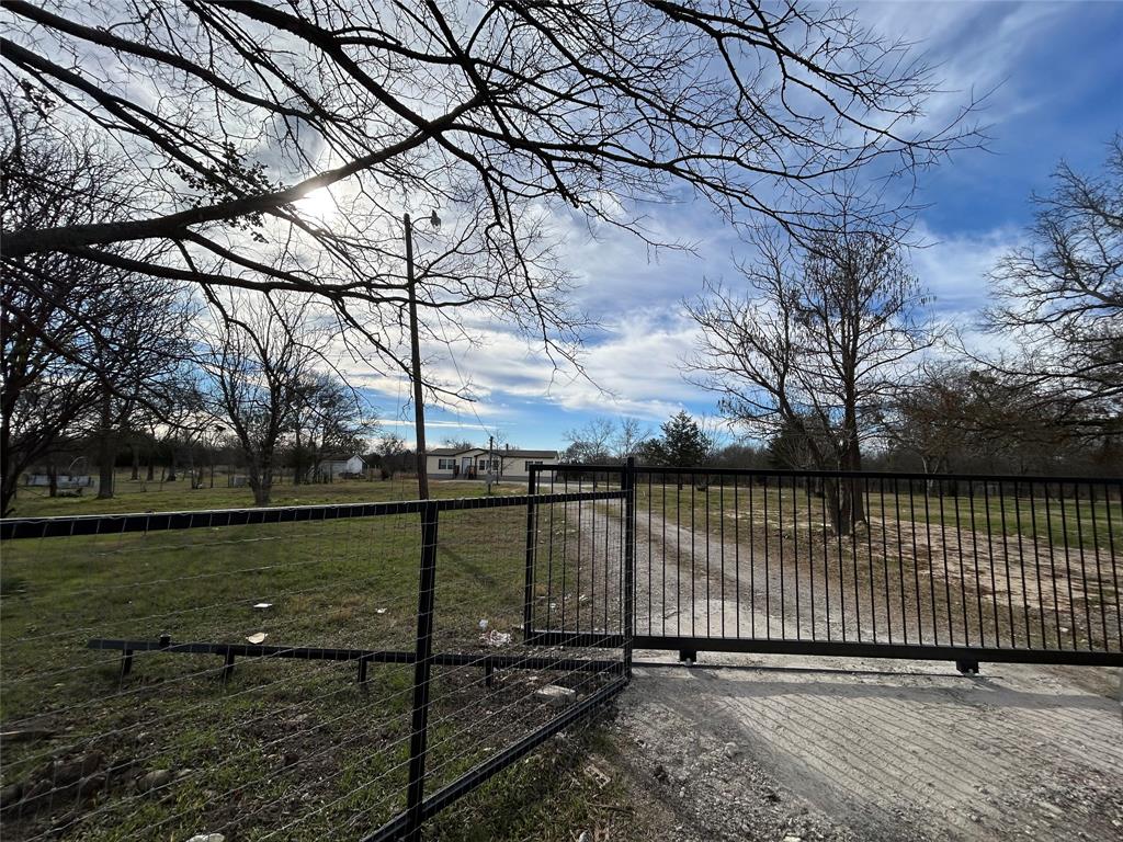 4059 Private Road 2280