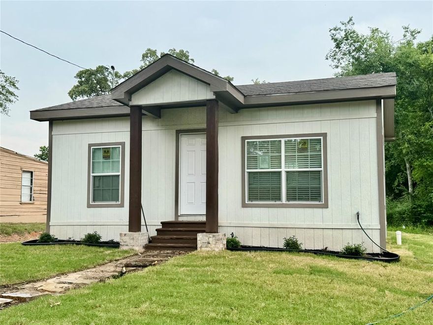 Charming home completely remodeled with 3 bedrooms and 2 full bathrooms.  Good size lot around school area.   Kitchen has stainless steel appliances with beautiful new cabinets.  This home is ready to move in.  Affordable and perfect for first time buyers or as a rental property   Agent and buyer to verify measurements and schools.  Information considered reliable according to public records.