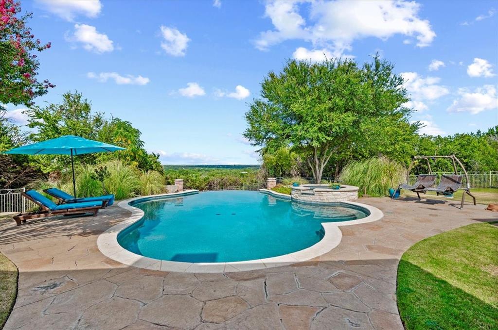 200 Falcon Ridge