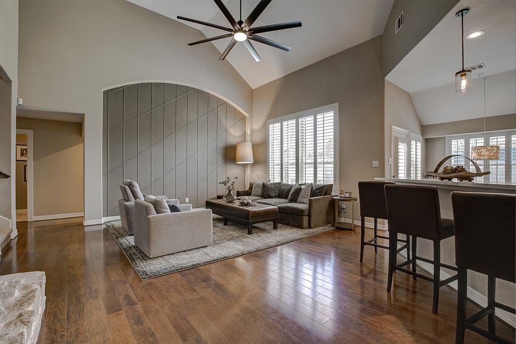 7822 Glencrest Drive