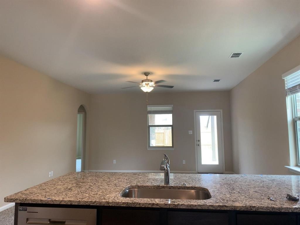 NORTHPOINTE CROSSING PHASE 4 WEST & PHASE 4 E - Residential Lease