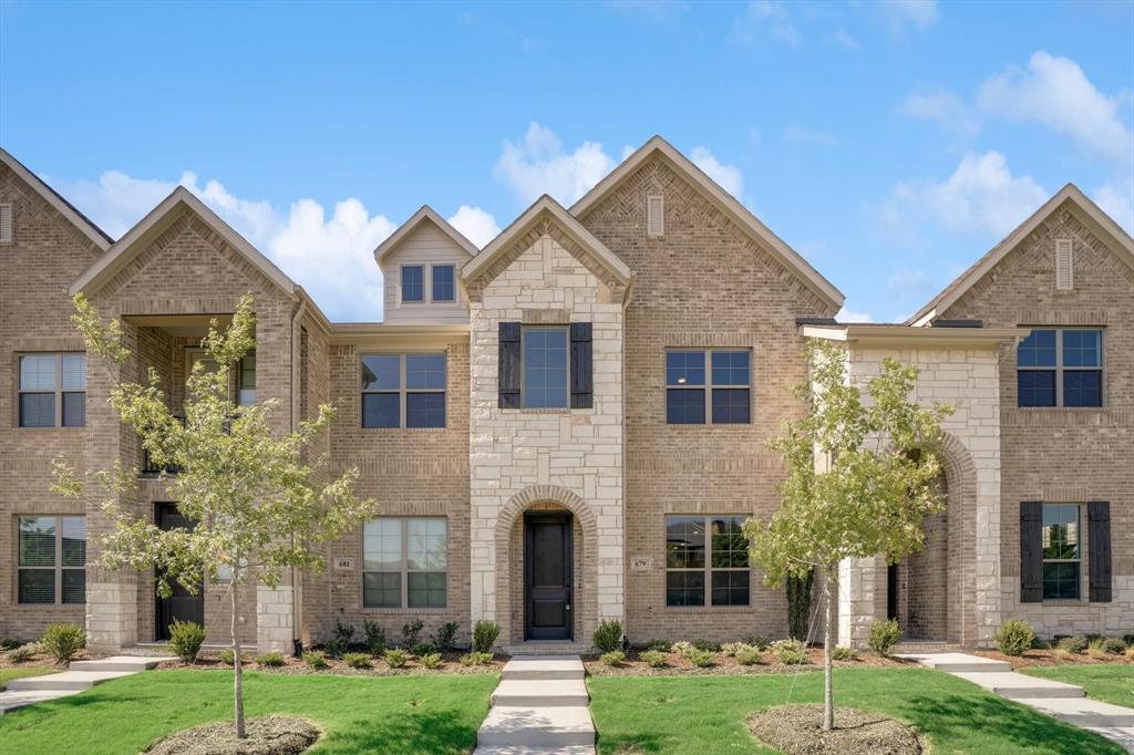 679 Watersedge Court