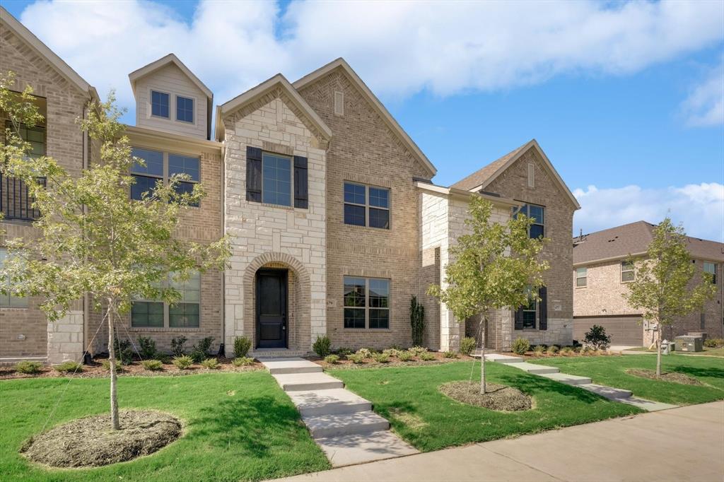 679 Watersedge Court