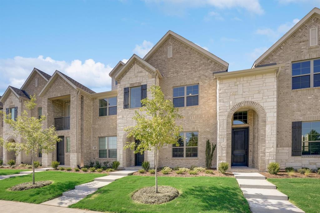 679 Watersedge Court