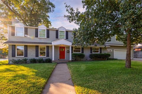 Photo of 6401 Drury Lane, Fort Worth, TX 76116 (MLS # 21087862)