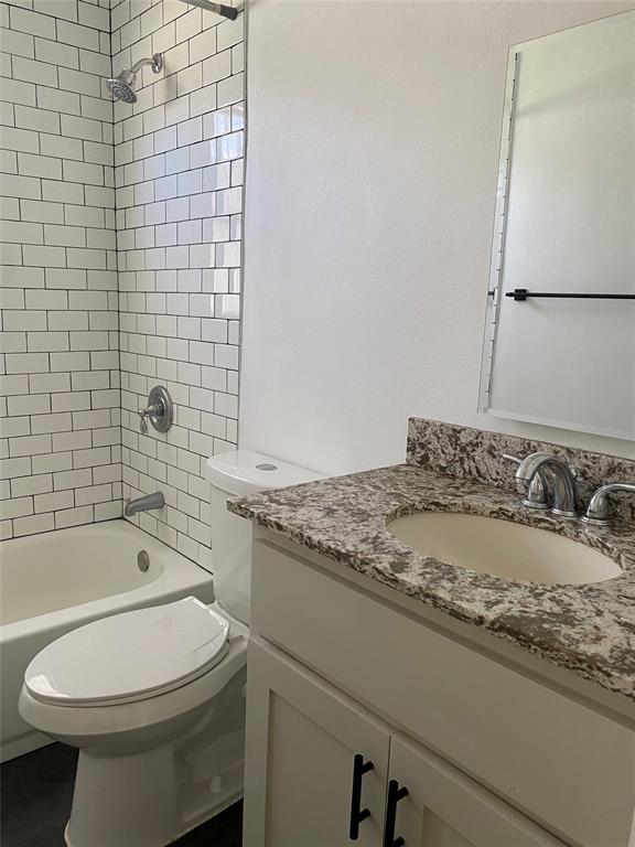 907 W 8th Street
