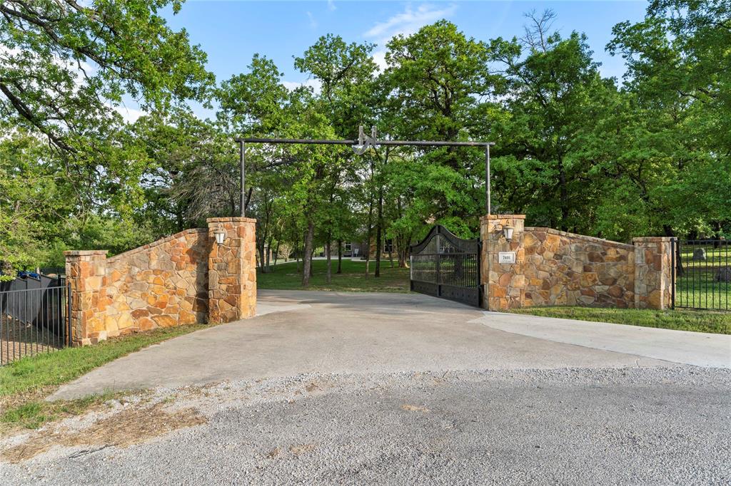 7401 Hilltop Drive