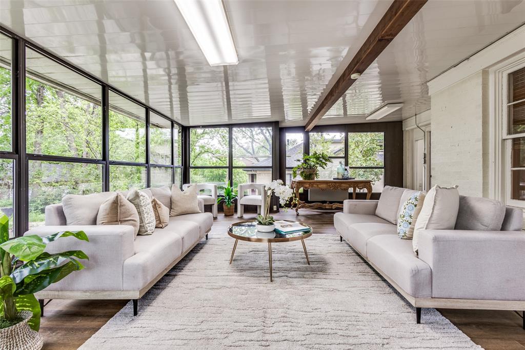 415 W Louisiana Street