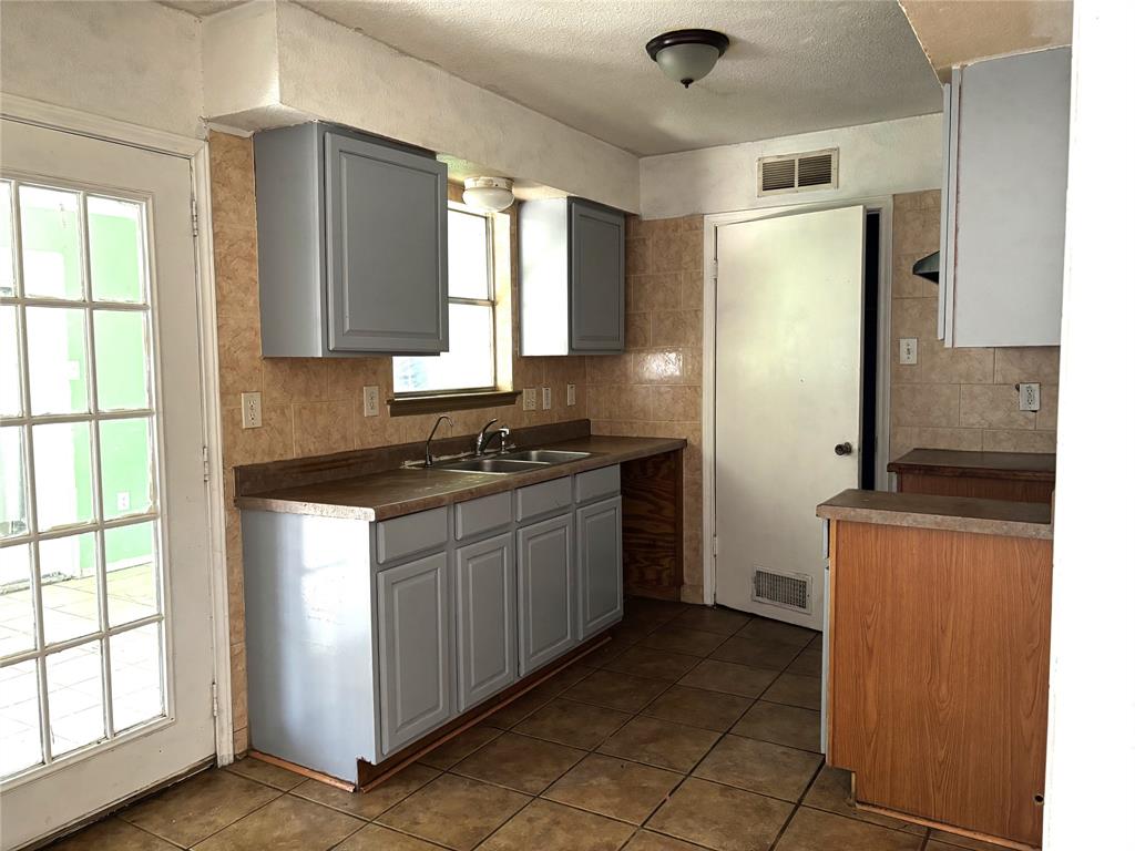 901 Meadow Mead Drive