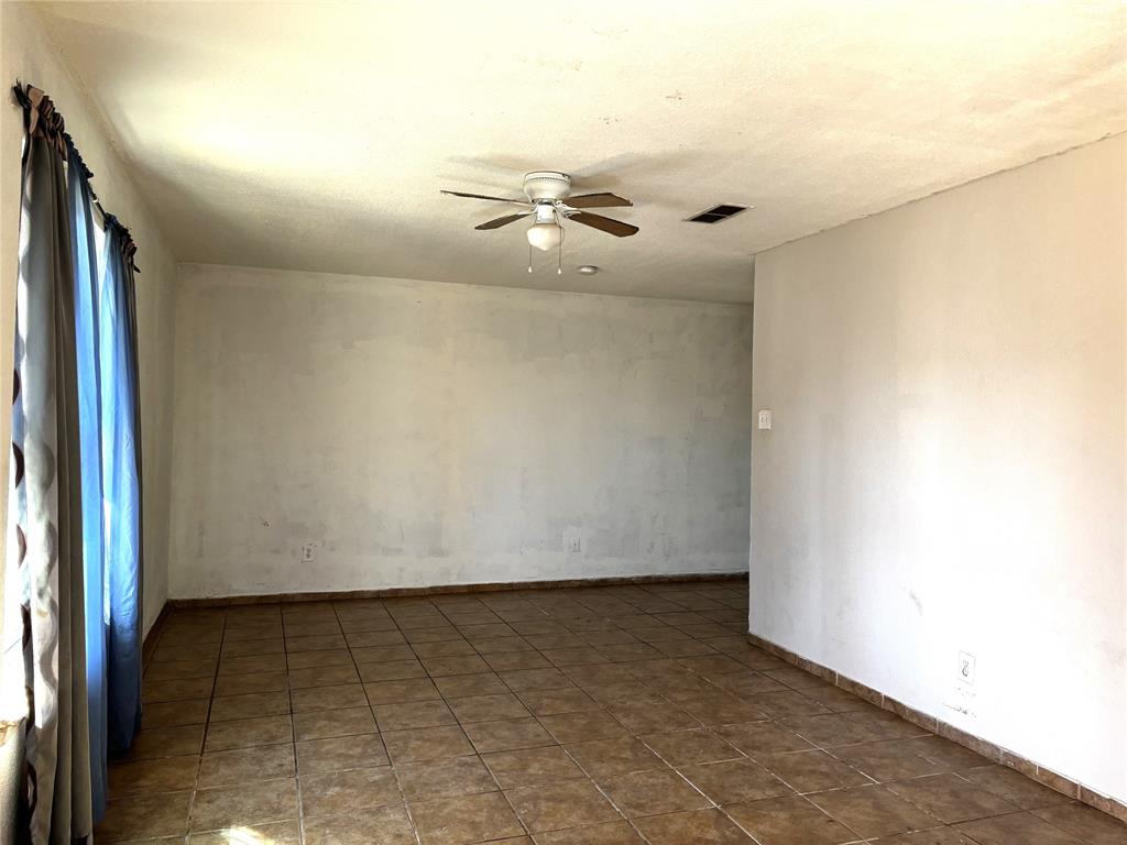 901 Meadow Mead Drive