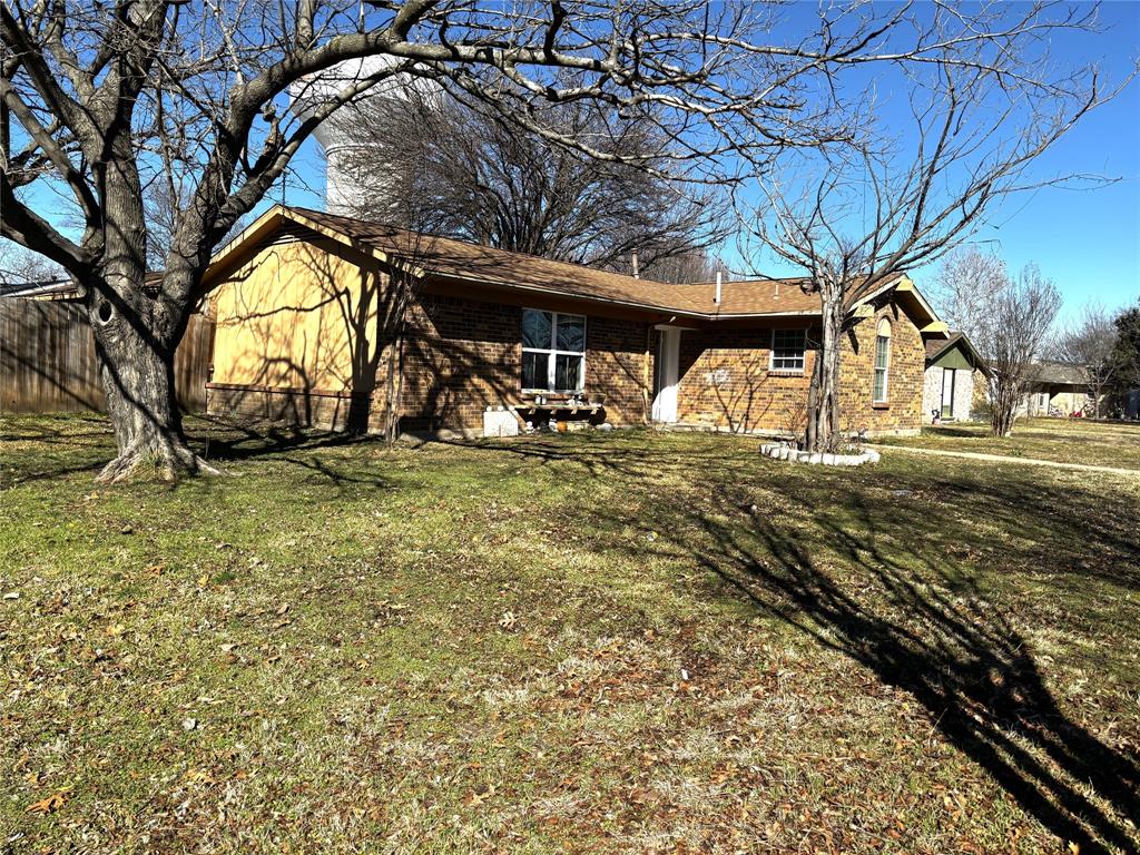 901 Meadow Mead Drive