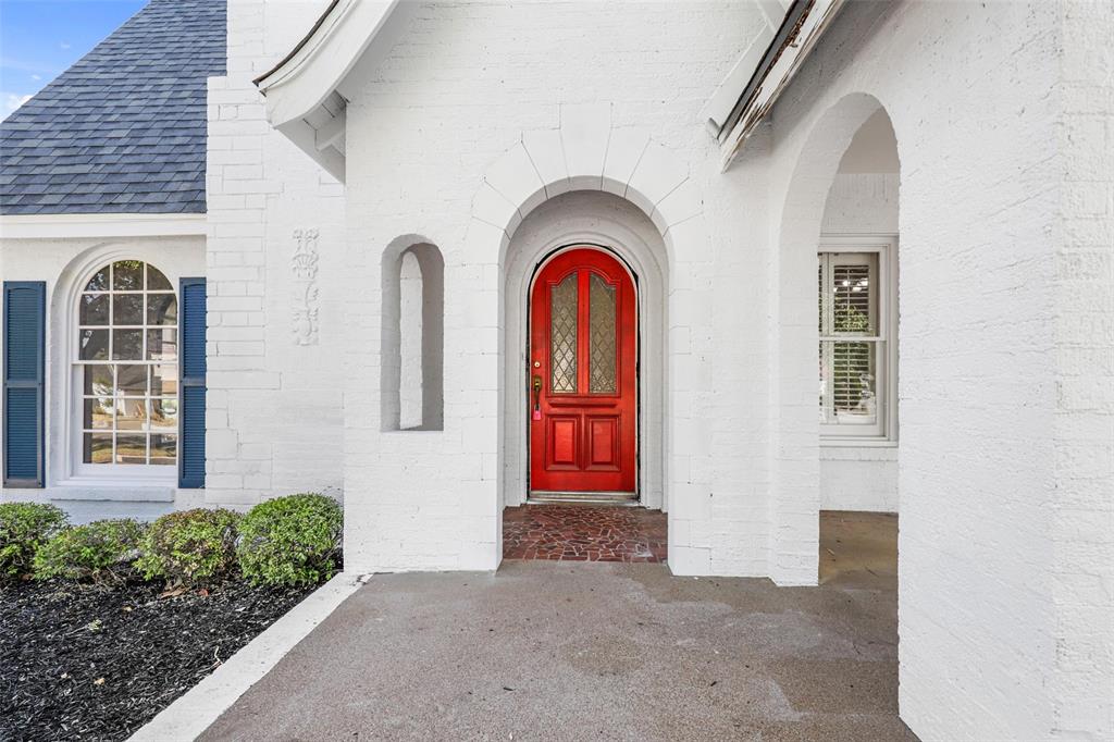 2563 S University Drive