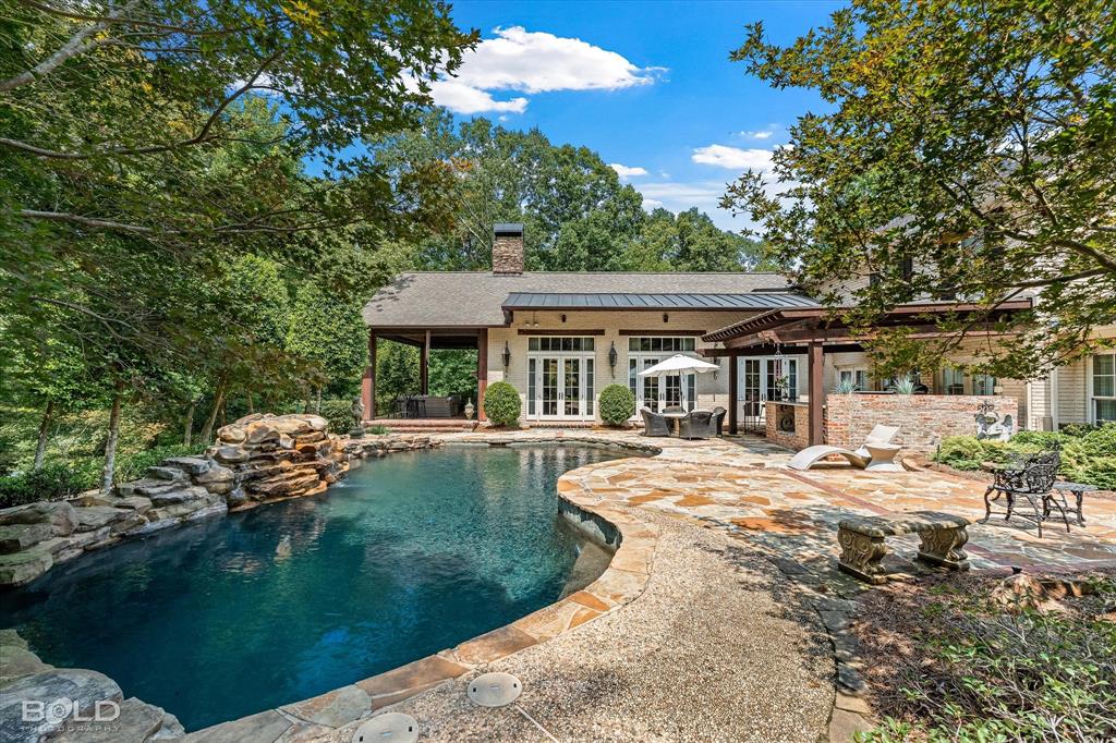 1217 Ridgewood Circle