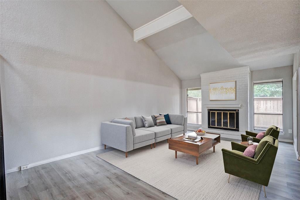 3161 Golden Oak