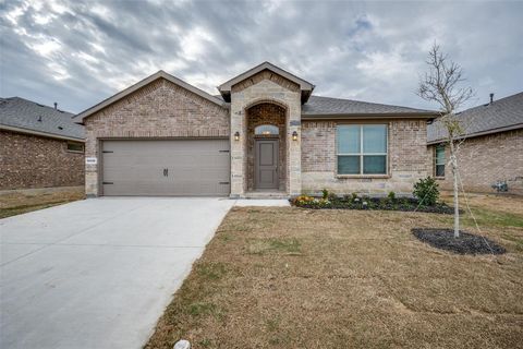 Photo of 14420 Bootes Drive, Fort Worth, TX 76052 (MLS # 21206009)