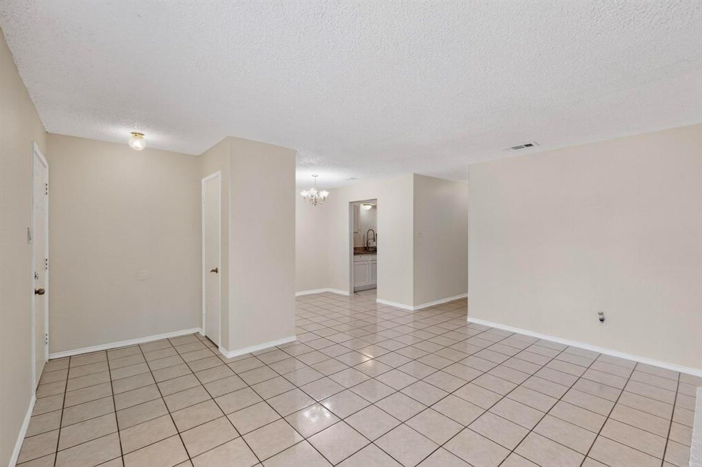 2707 Petersburg Drive