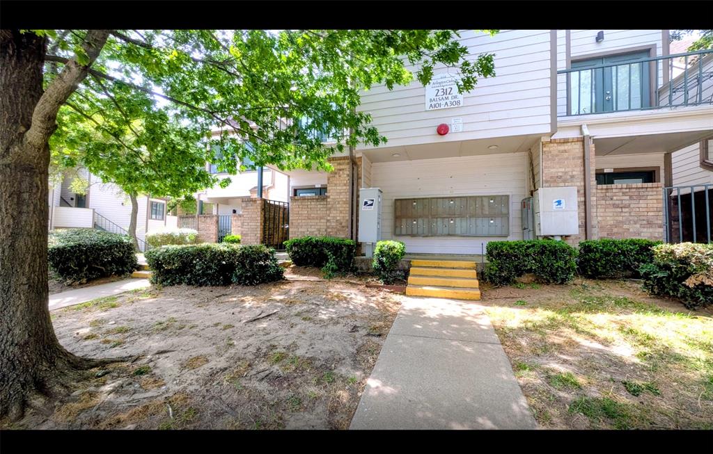 Arlington Oaks Condo - Residential
