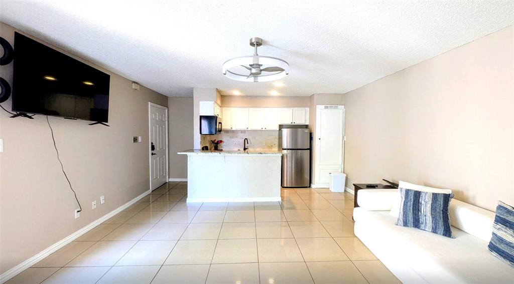 Arlington Oaks Condo - Residential