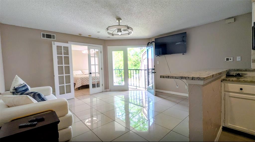 Arlington Oaks Condo - Residential