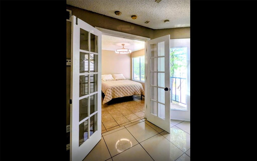 Arlington Oaks Condo - Residential