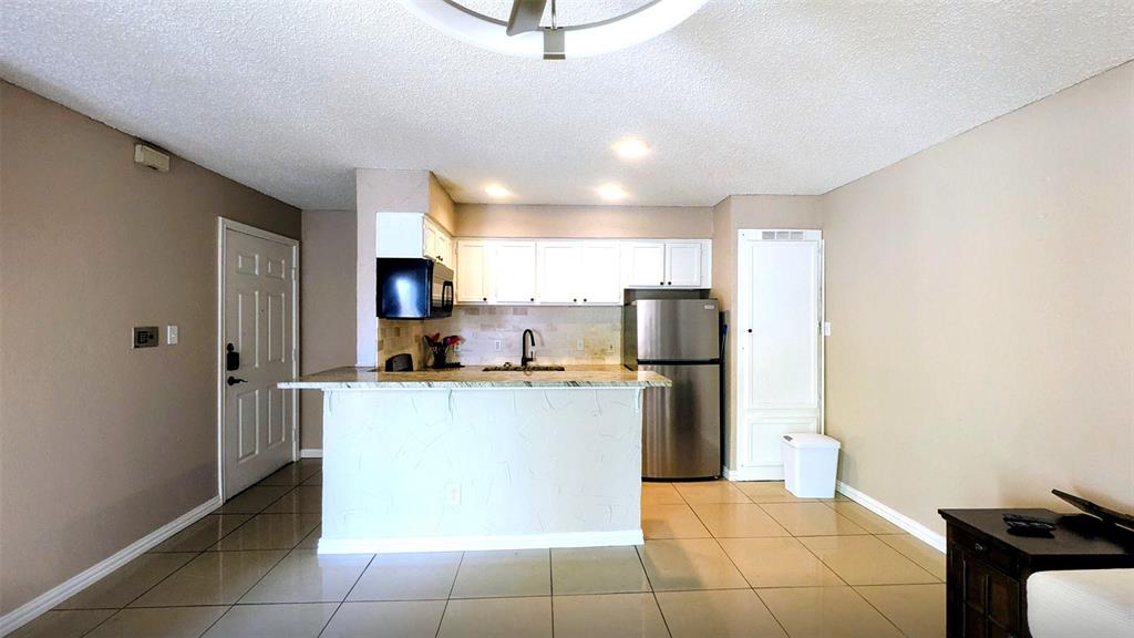 Arlington Oaks Condo - Residential