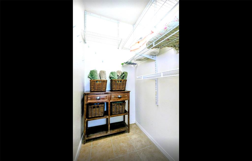 Arlington Oaks Condo - Residential