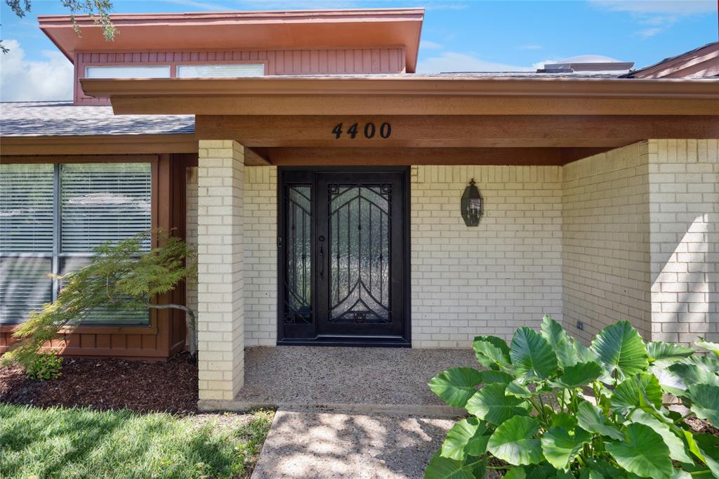 4400 Perry Lane