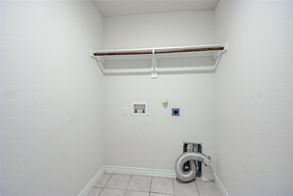 WILLIAMSBURG PHASE 2B - Residential Lease