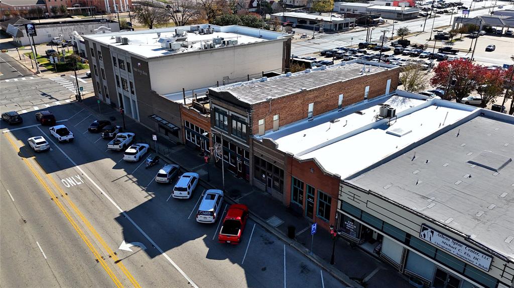 110 E Corsicana Street