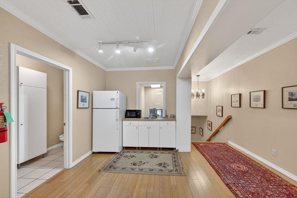 Athens - Commercial Sale