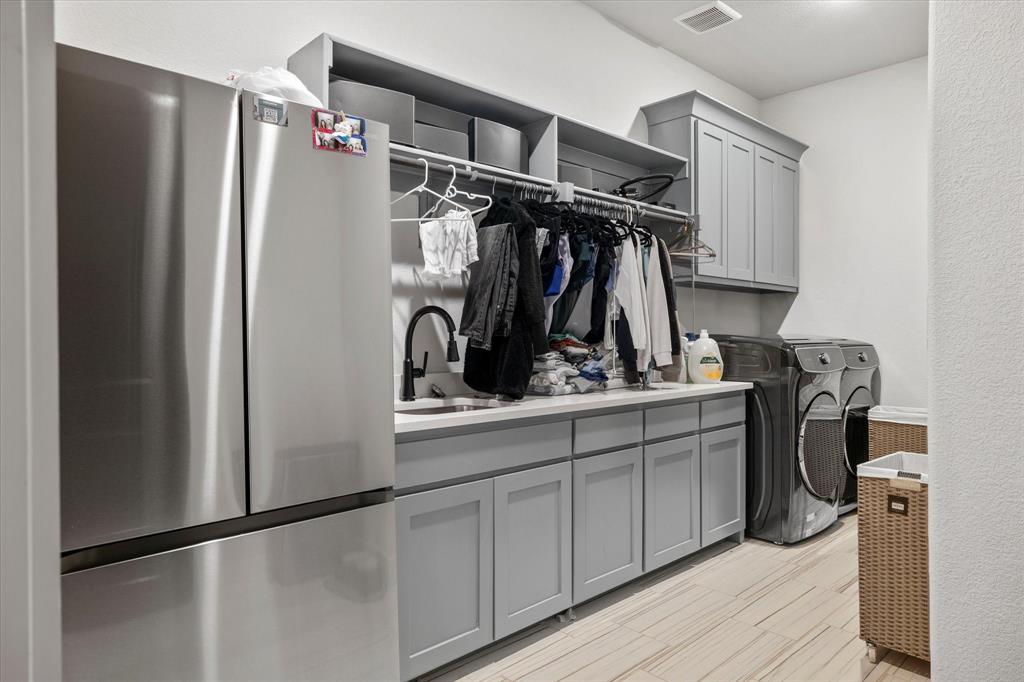 SOUTHLAKE MANORS - Residential