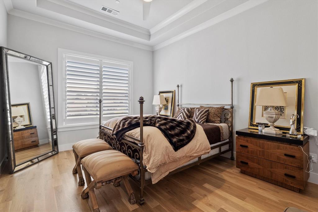 SOUTHLAKE MANORS - Residential