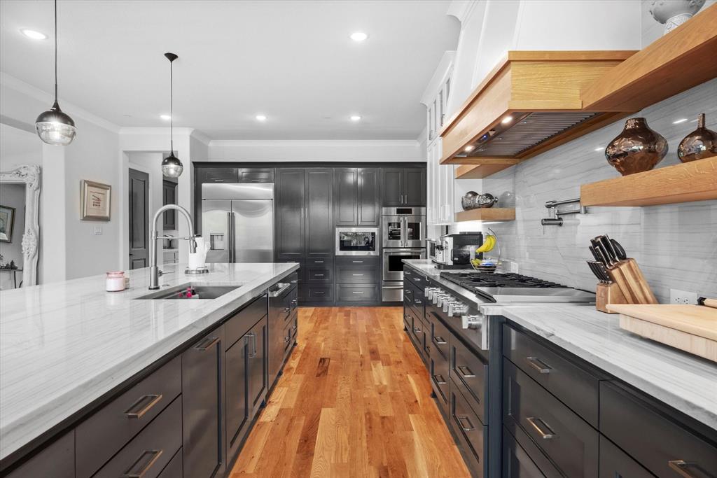 SOUTHLAKE MANORS - Residential