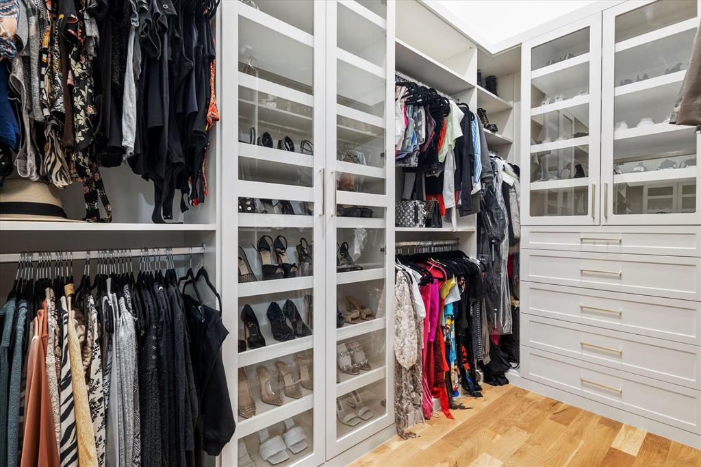 SOUTHLAKE MANORS - Residential