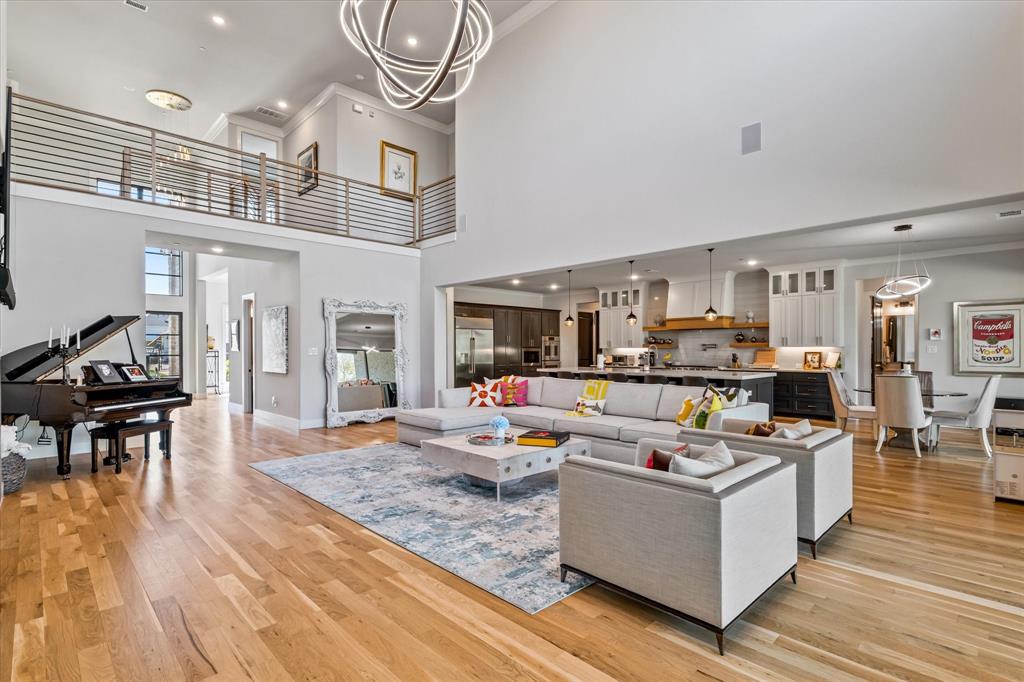 SOUTHLAKE MANORS - Residential