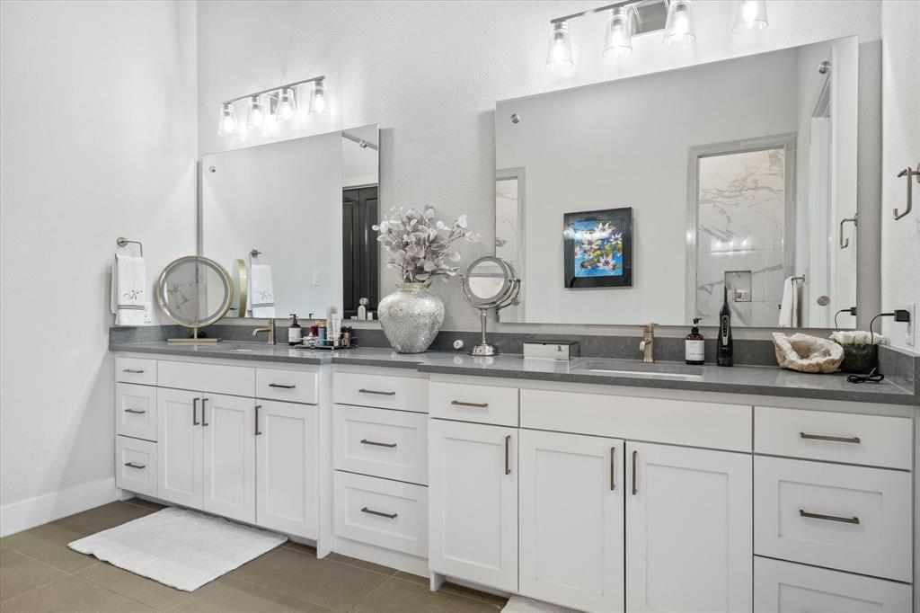 SOUTHLAKE MANORS - Residential